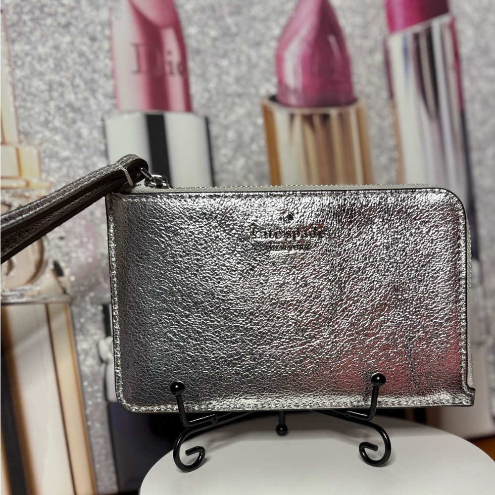 Kate Spade NWT Metallic Silver Wristlet Clutch